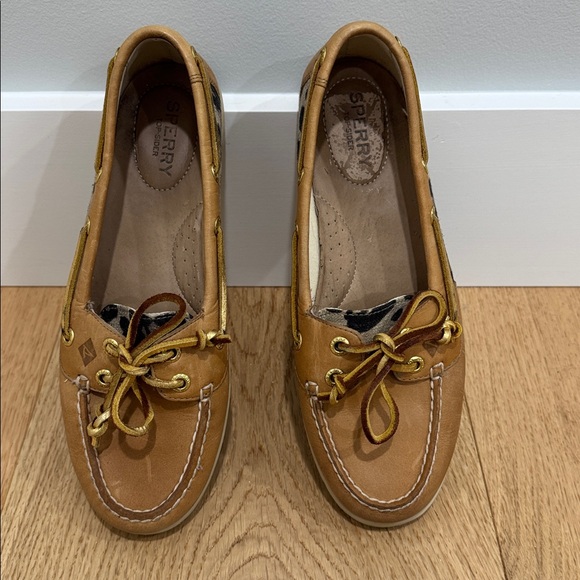 Sperrt Topsiders Tan leather boat shoes w leopard/animal print Sz 7.5 - Picture 2 of 9